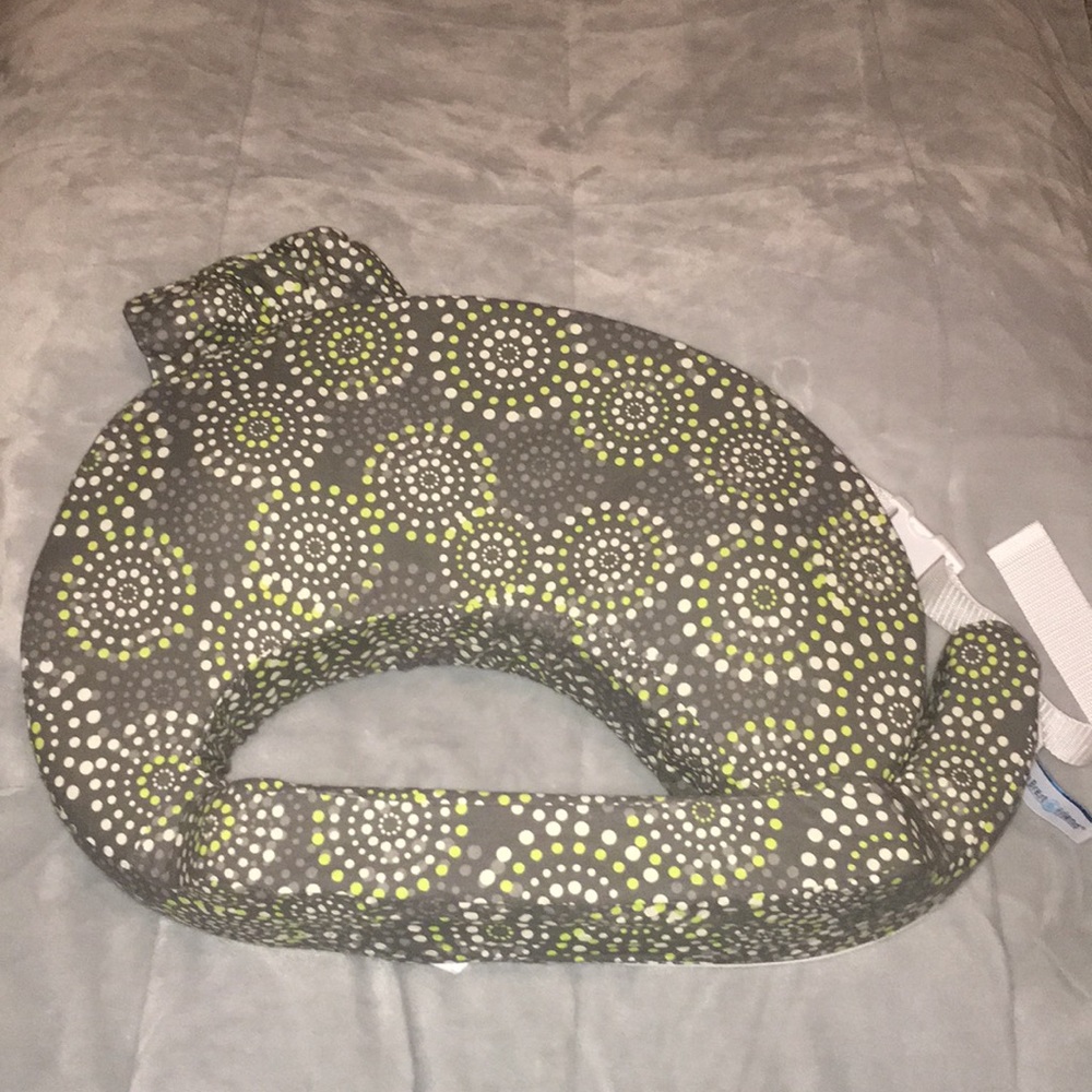 Nursing pillow never used